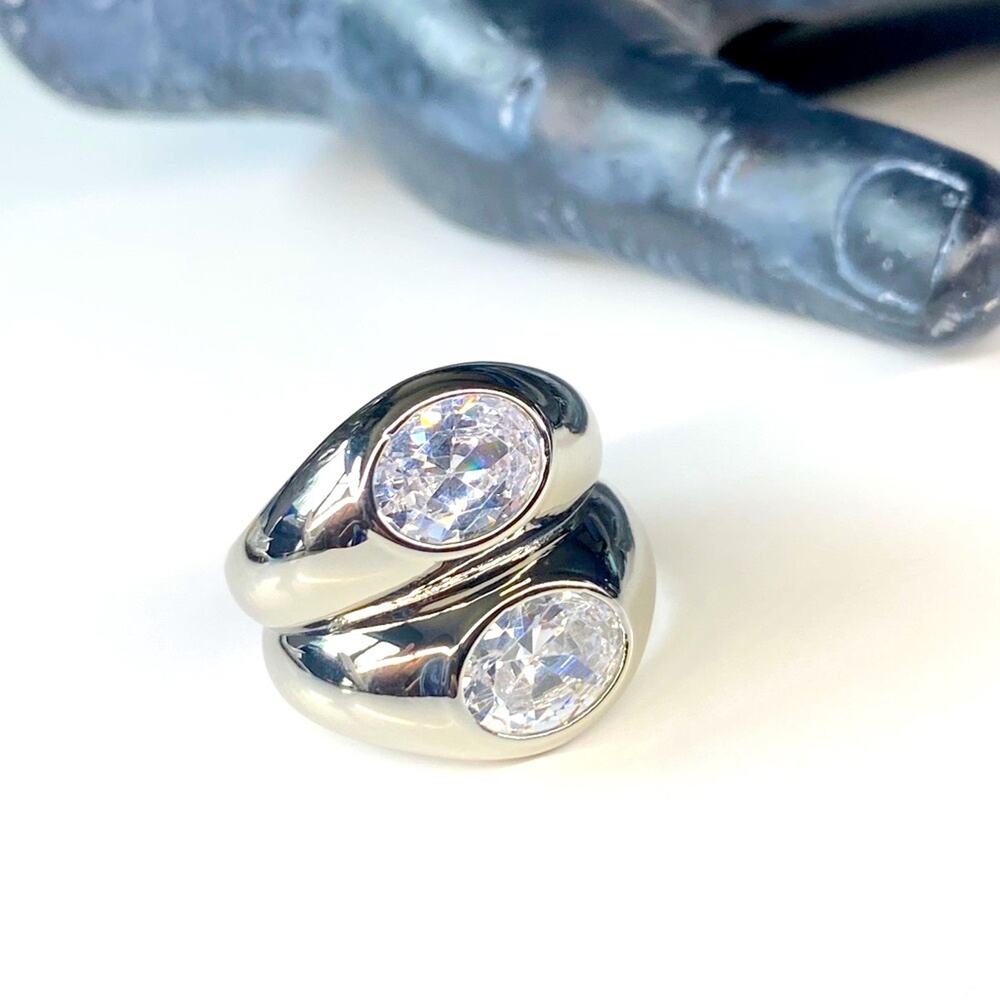NEW Silver Mirroring Rhinestone Statement Ring - Picture 3 of 12